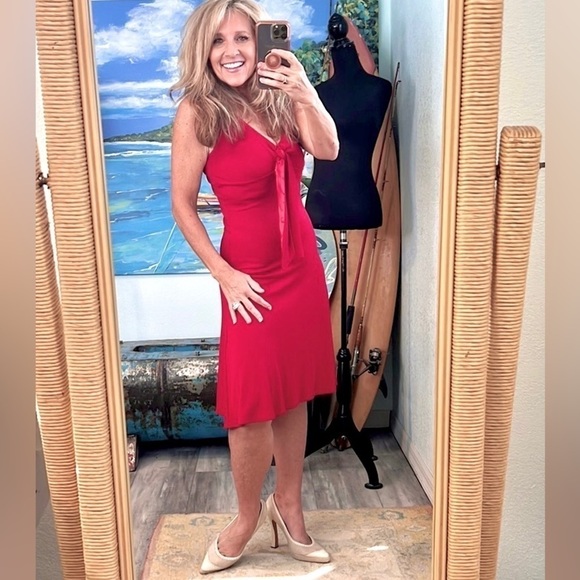Petite Sophisticate,Rich Red,Chest-Enhancing, Cocktail Dress,Eye-Catching Design - Picture 2 of 10